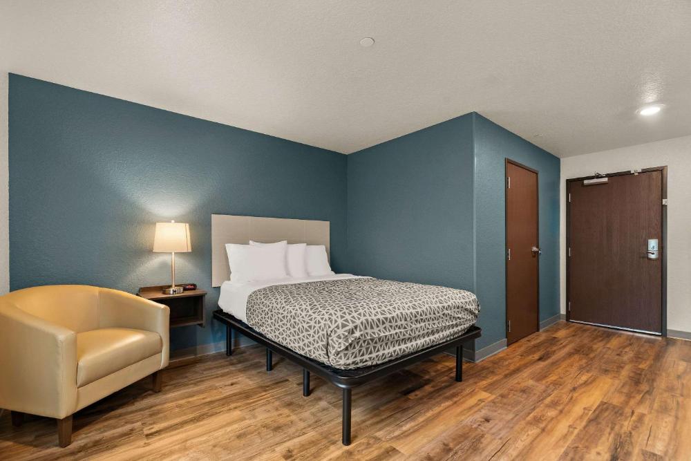 Queen Suite - Non Smoking interior